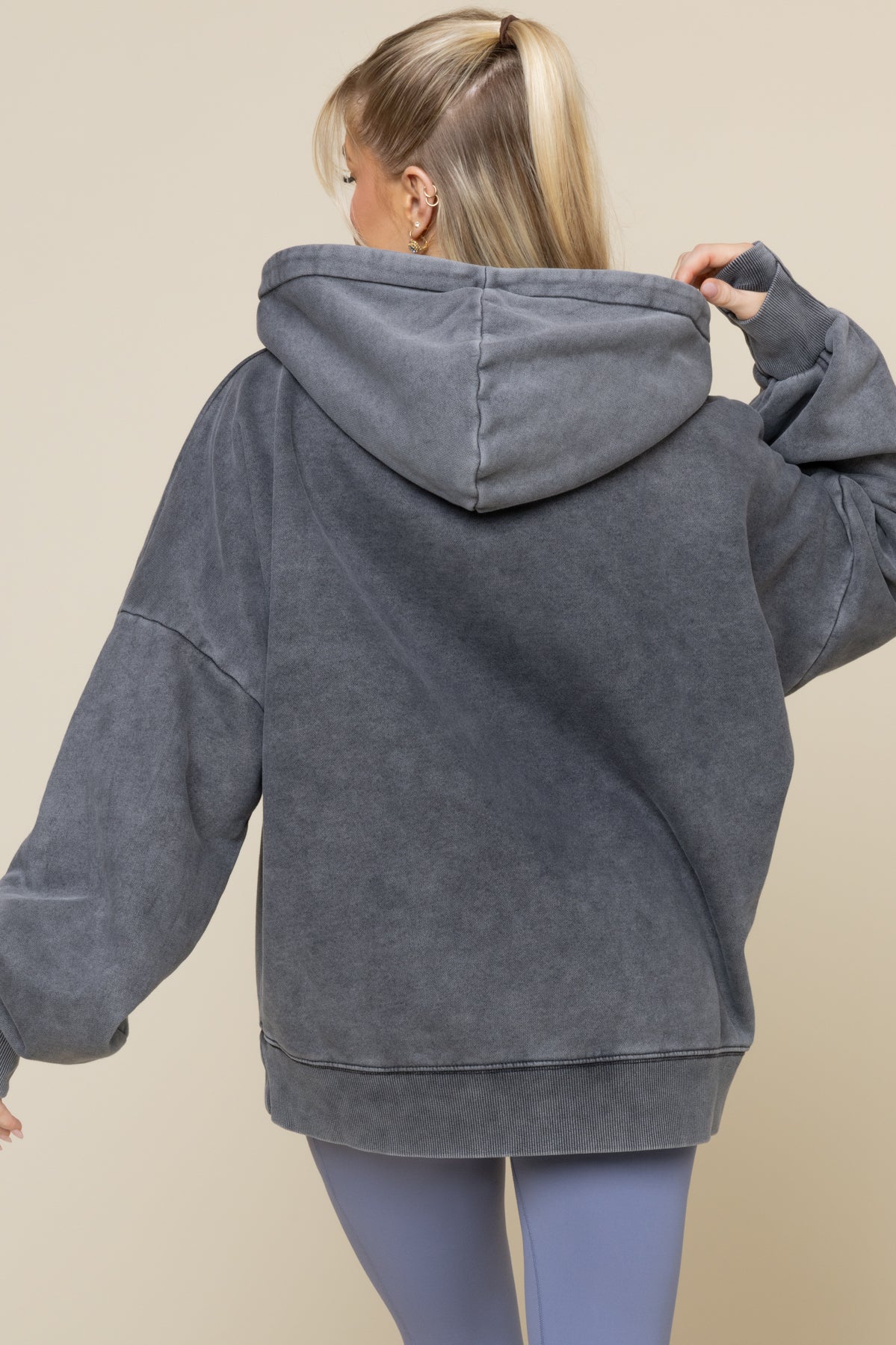 4101-boxy-boyfriend-hoodie-vintage-black-1.webp