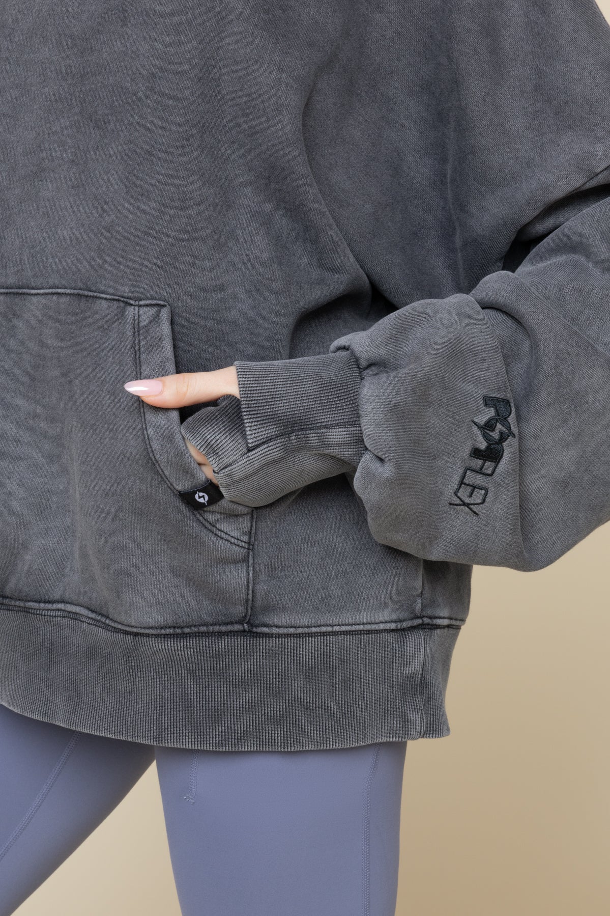 4101-boxy-boyfriend-hoodie-vintage-black-1.webp