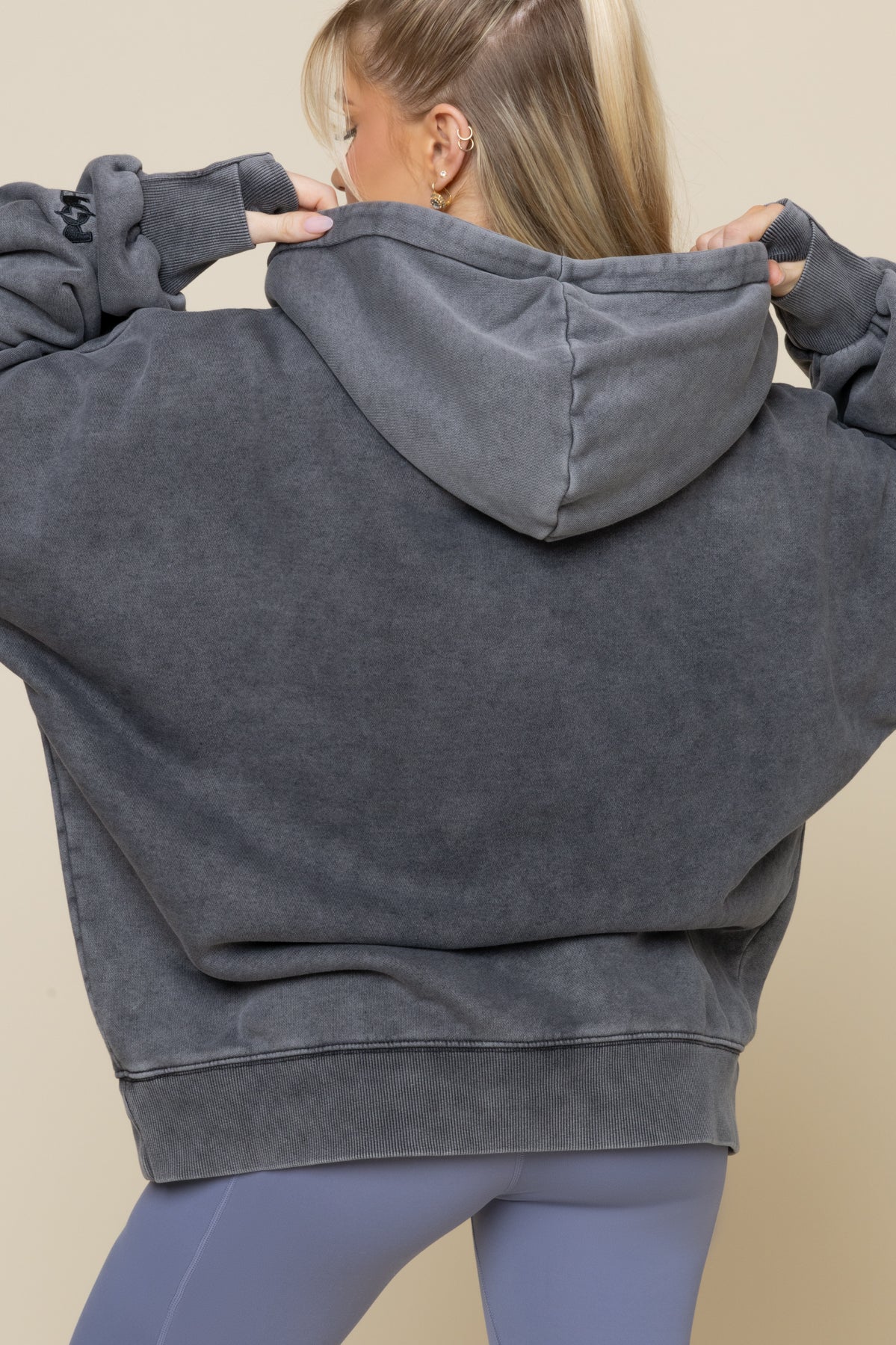 4101-boxy-boyfriend-hoodie-vintage-black-1.webp
