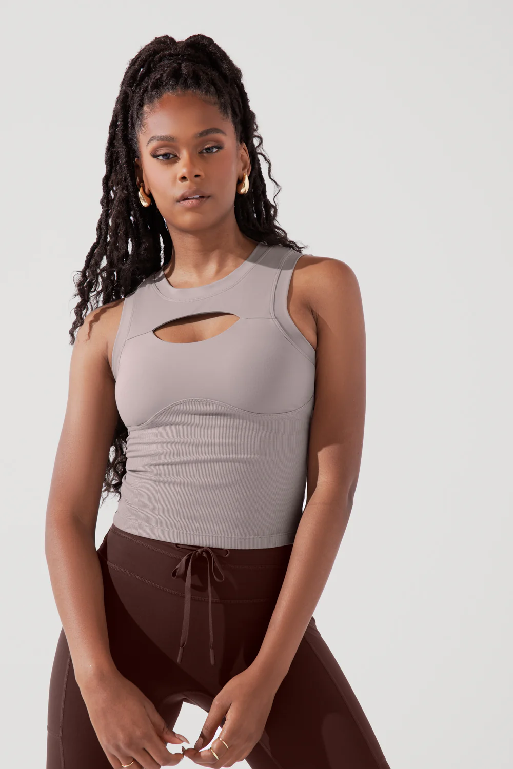 4205-peekaboo-crew-tank-smoky-taupe-1.webp