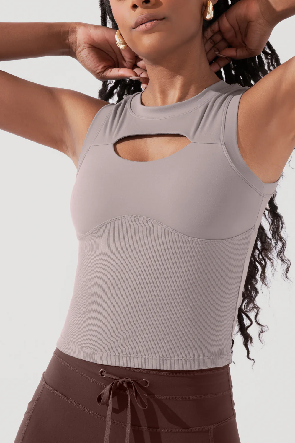4205-peekaboo-crew-tank-smoky-taupe-1.webp