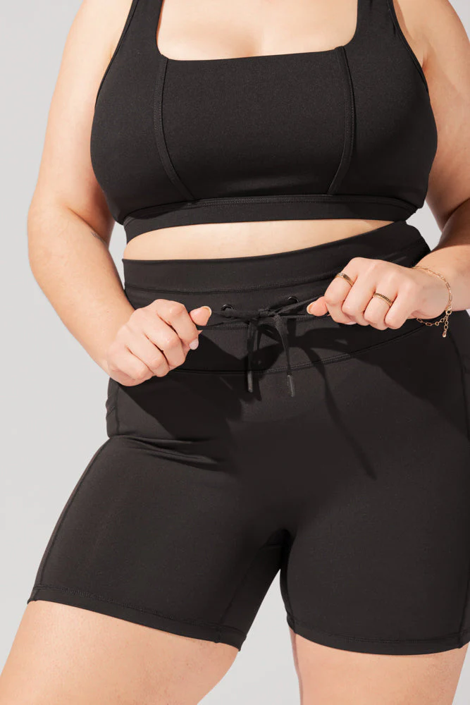 4245-cargo-booty-short-black-1.webp