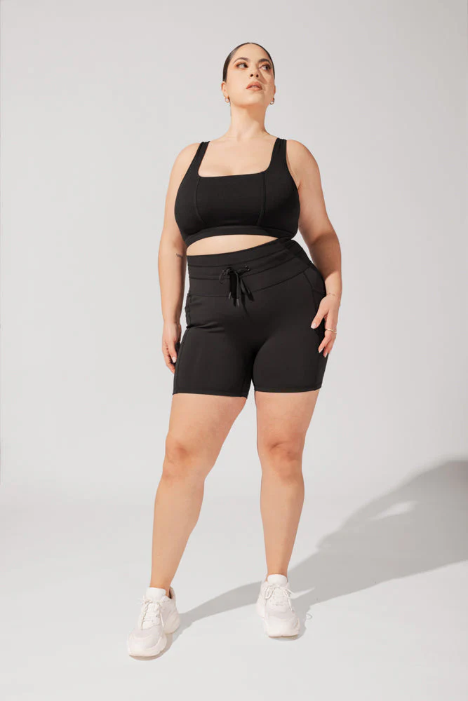 4245-cargo-booty-short-black-1.webp
