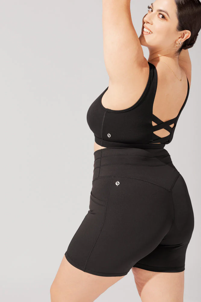 4245-cargo-booty-short-black-1.webp