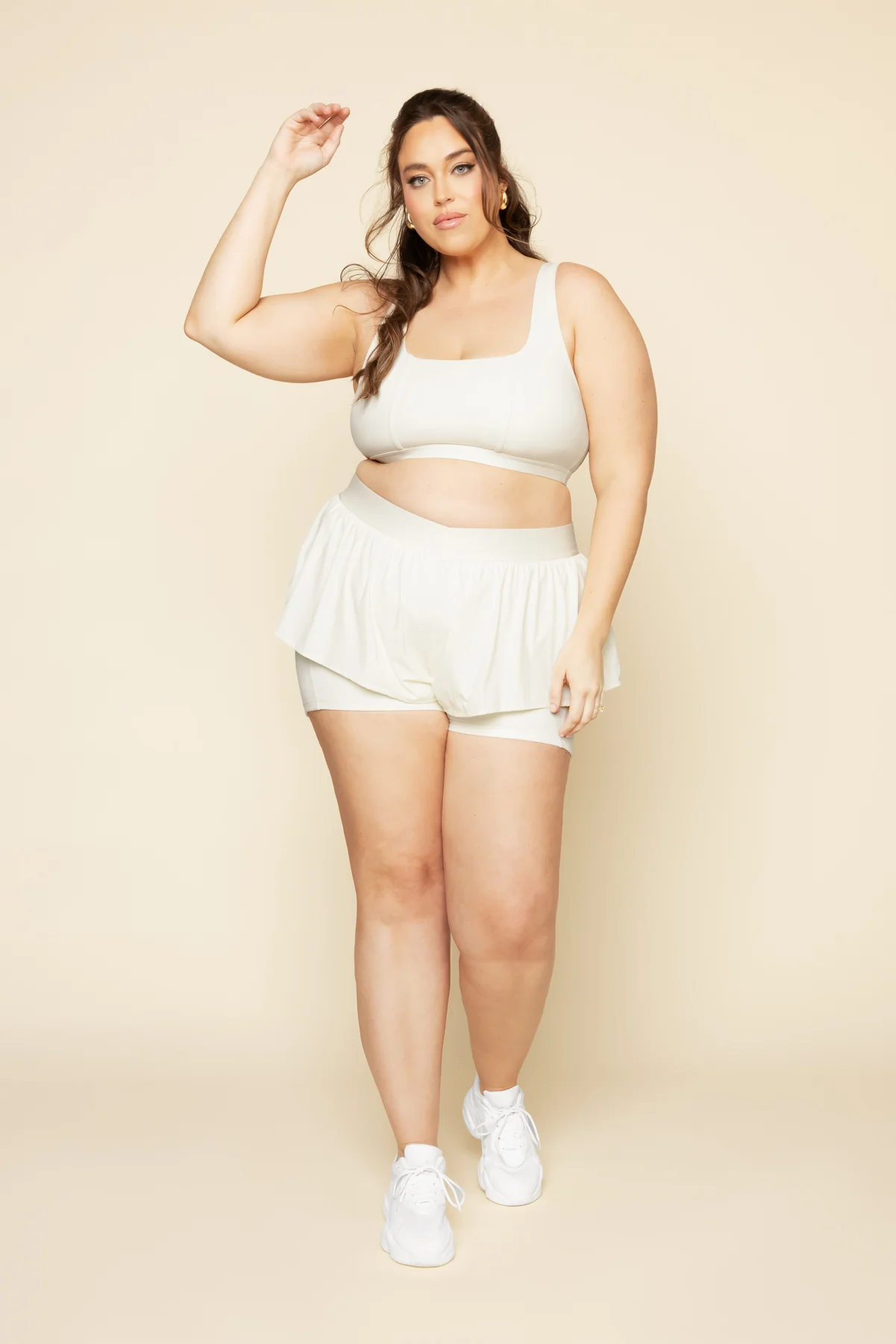 4411-on-the-run-ruffle-short-ivory-1.webp
