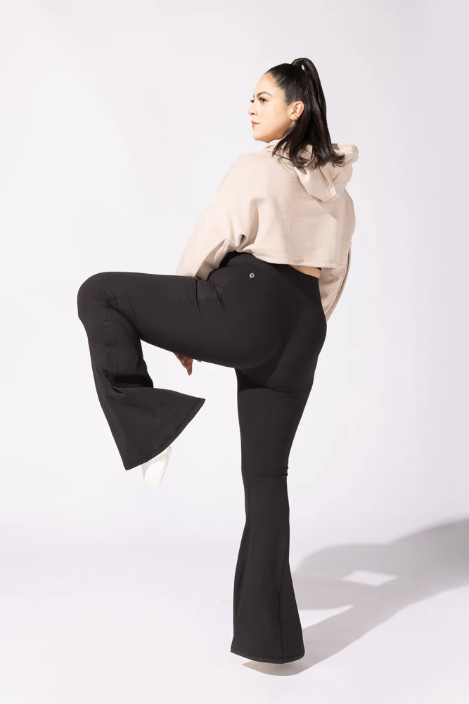 467-crisscross-hourglass-bell-bottom-with-pockets-black-1.webp