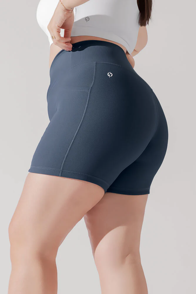 4985-crisscross-hourglass-midi-shorts-with-pockets-ribbed-navy-1.webp