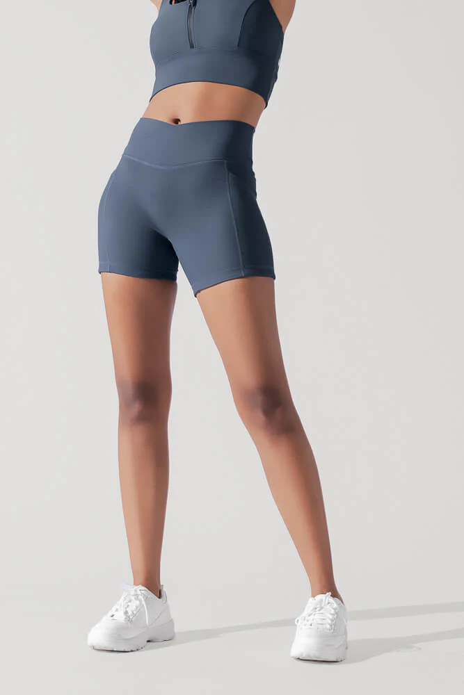 4985-crisscross-hourglass-midi-shorts-with-pockets-ribbed-navy-1.webp