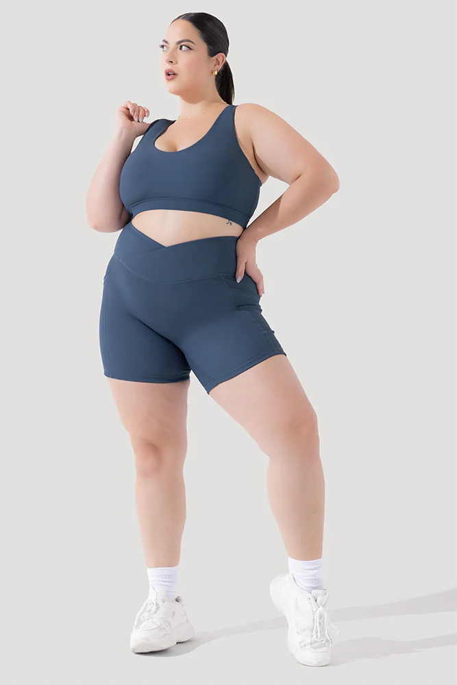 5105-crisscross-hourglass-midi-shorts-with-pockets-ribbed-dark-navy-1.webp