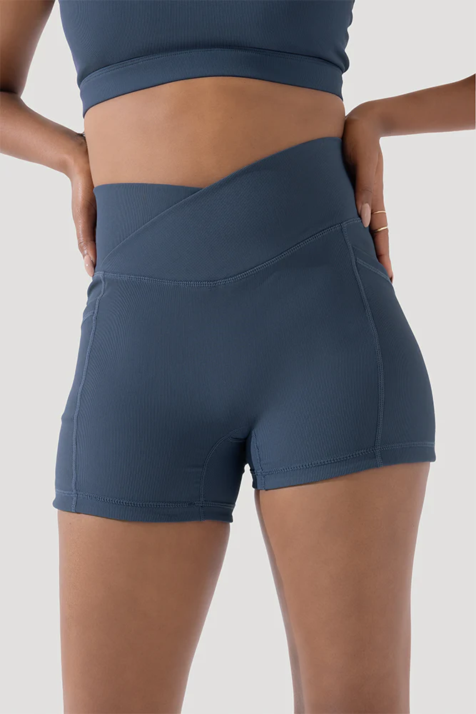 5105-crisscross-hourglass-midi-shorts-with-pockets-ribbed-dark-navy-1.webp