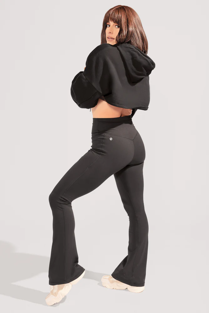 5233-cloud-shruggie-black-1.webp