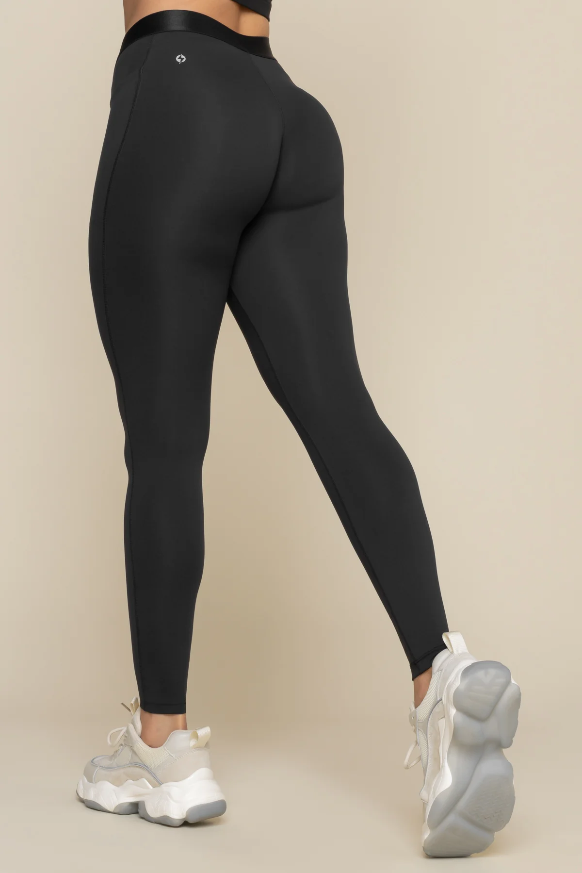 5353-contour-legging-black-1.webp
