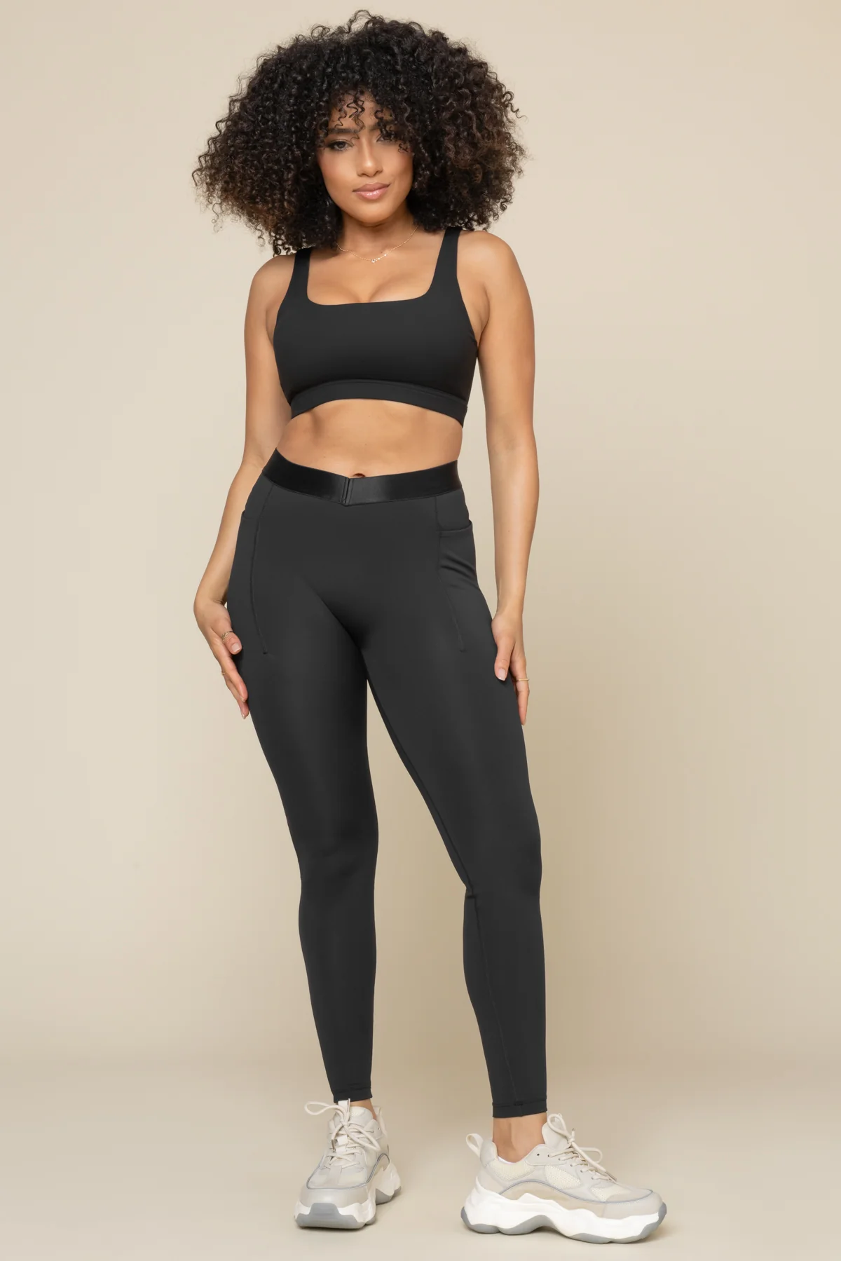 5353-contour-legging-black-1.webp