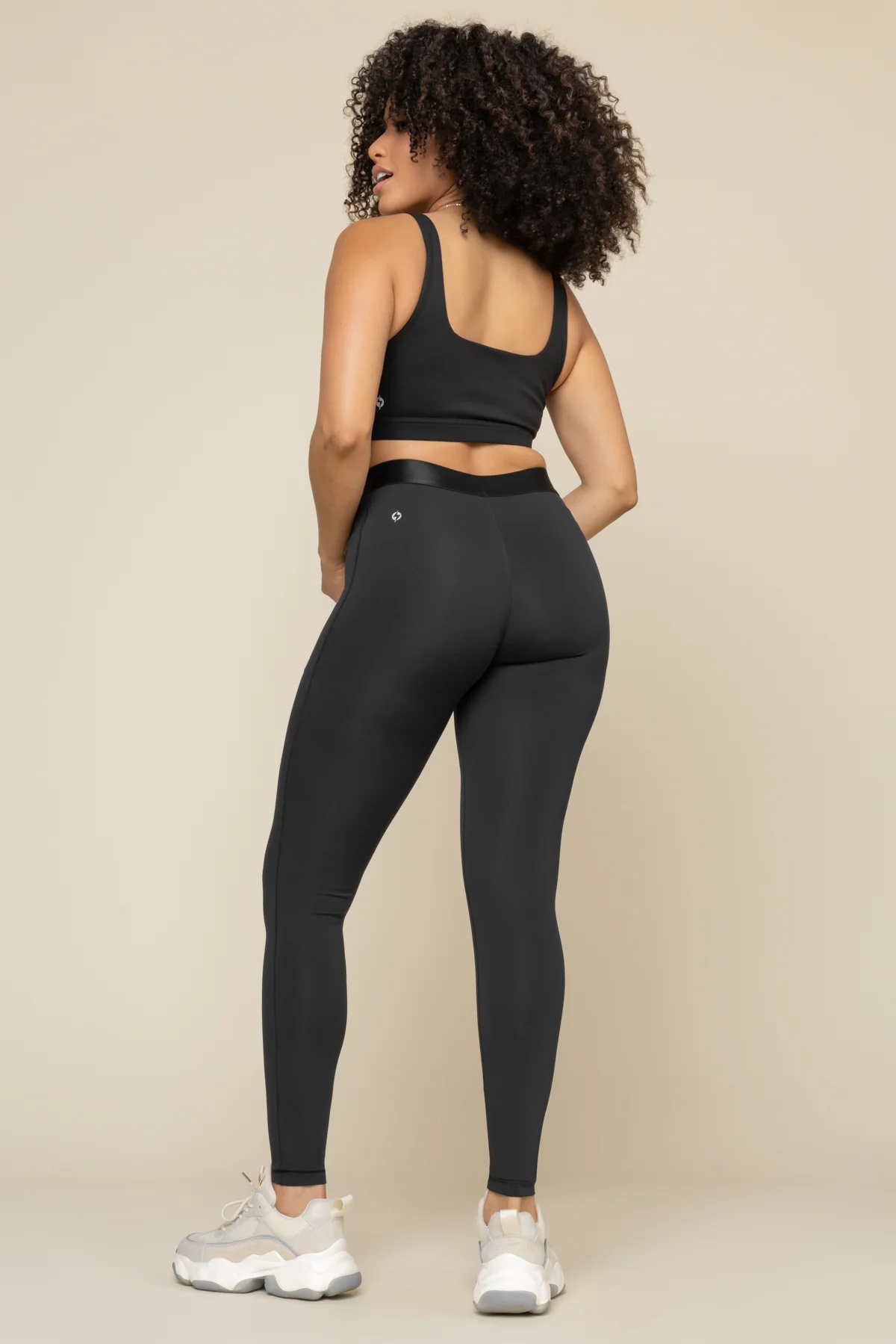 5353-contour-legging-black-1.webp