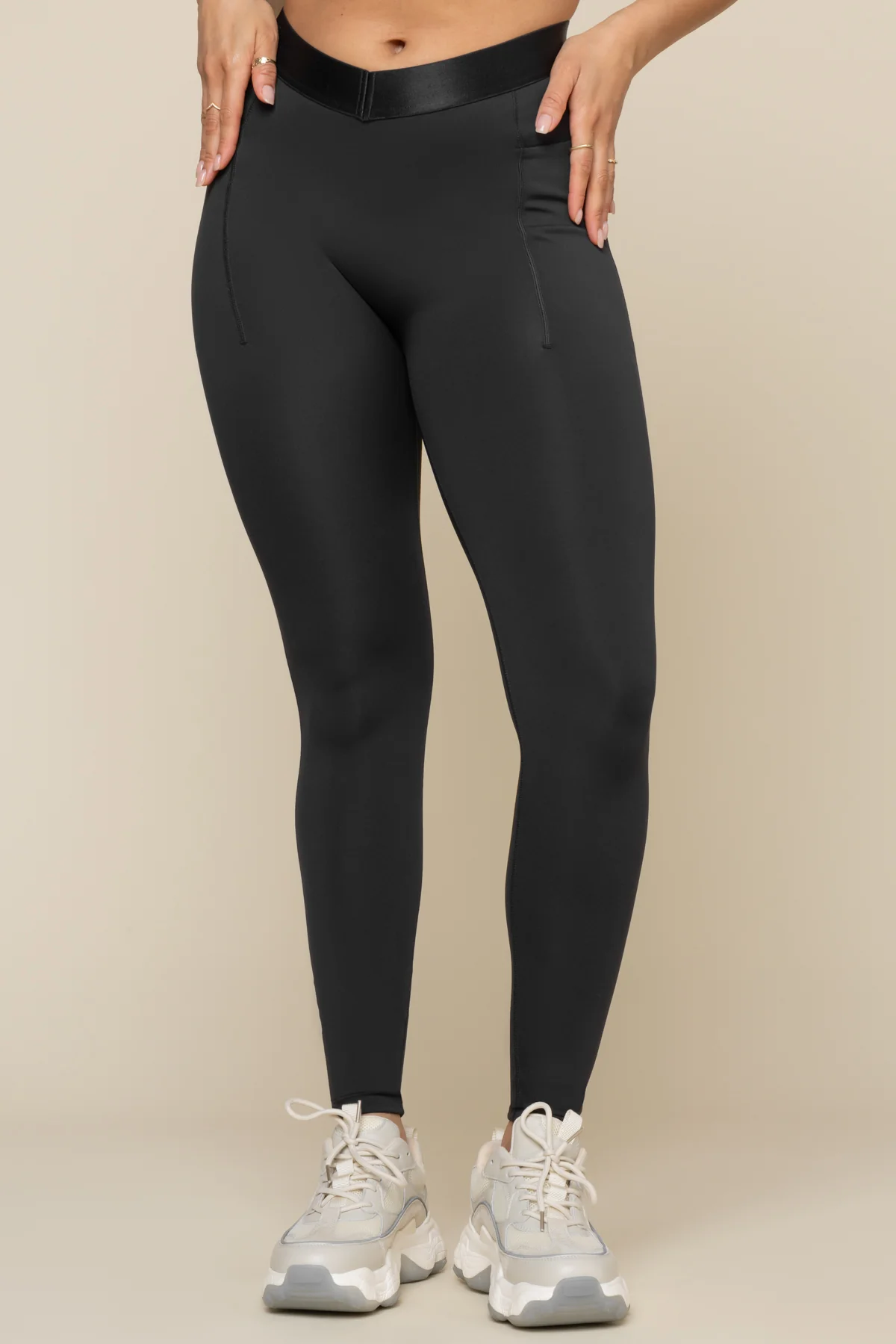5353-contour-legging-black-1.webp