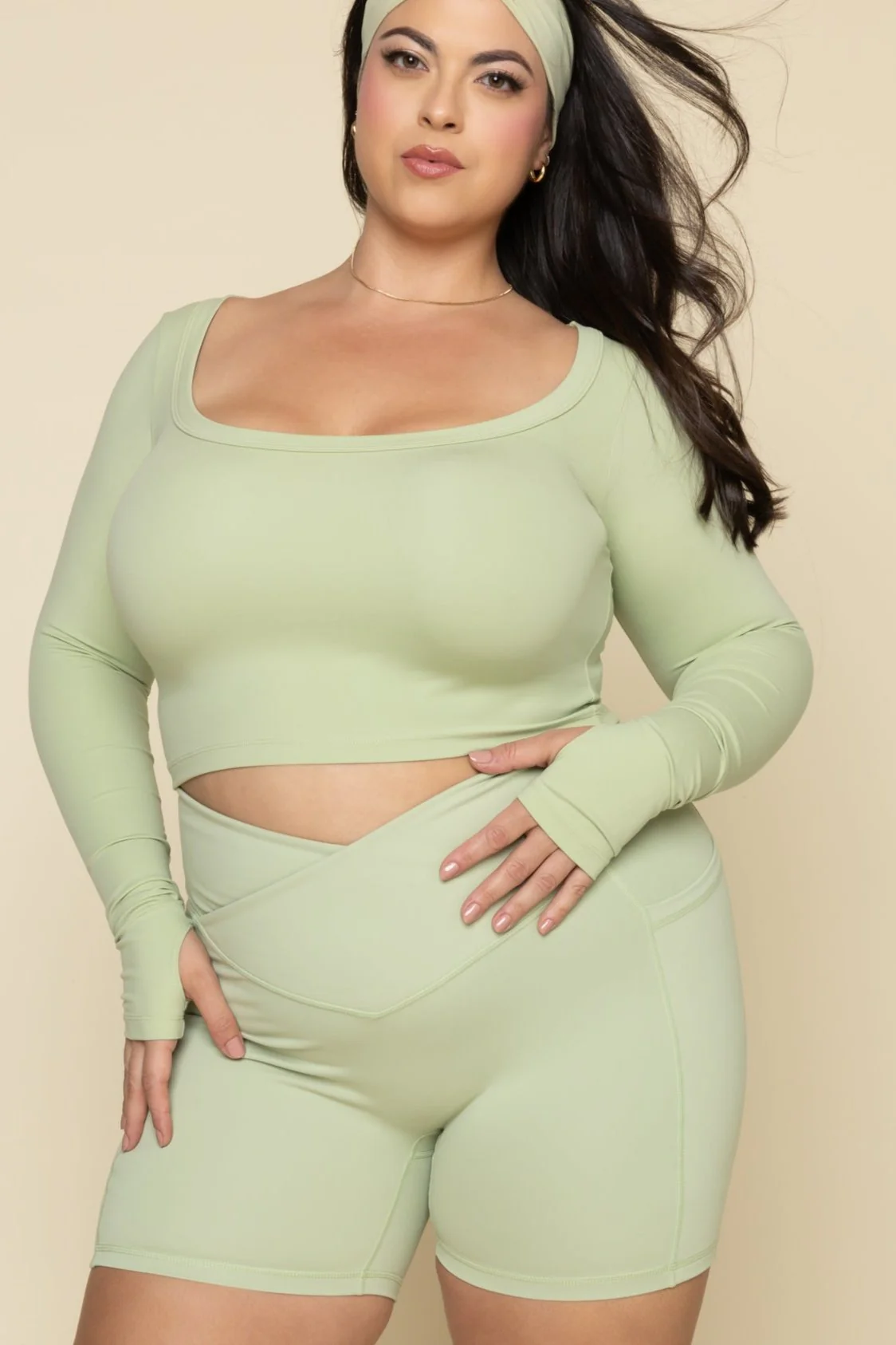 Crisscross HourglassÂ® Midi Short with Pockets - Pistachio