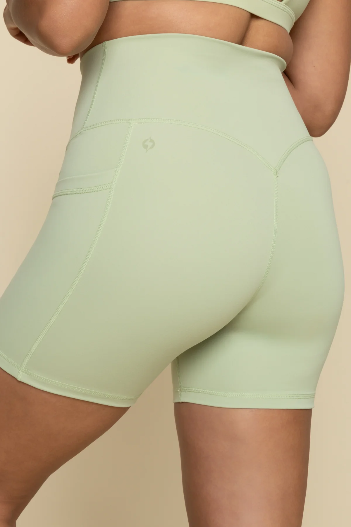 5896-crisscross-hourglass-midi-short-with-pockets-pistachio-1.webp