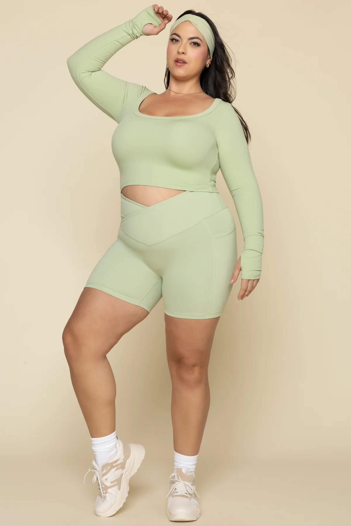 5896-crisscross-hourglass-midi-short-with-pockets-pistachio-1.webp
