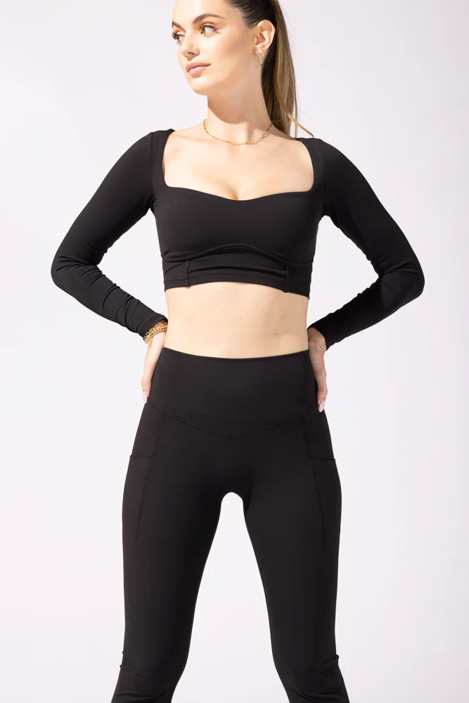 597-supersculpt-bell-bottom-with-pockets-black-1.webp