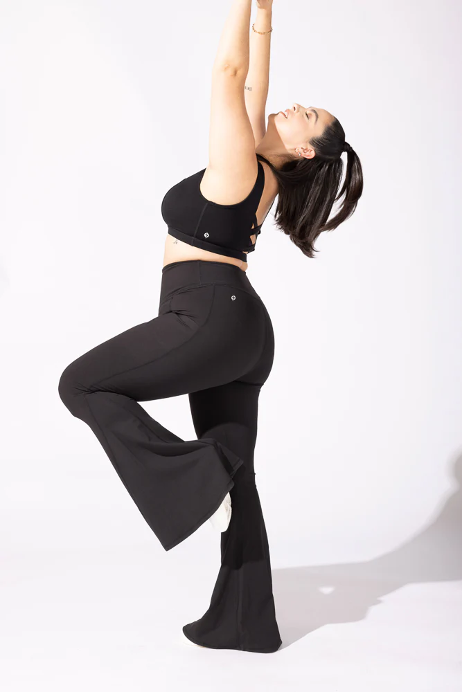 597-supersculpt-bell-bottom-with-pockets-black-1.webp