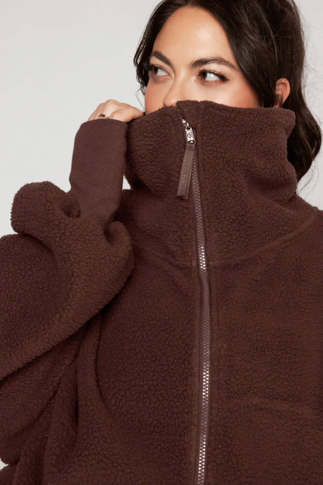 6108-big-hug-fleece-half-zip-sweater-chocolate-1.webp