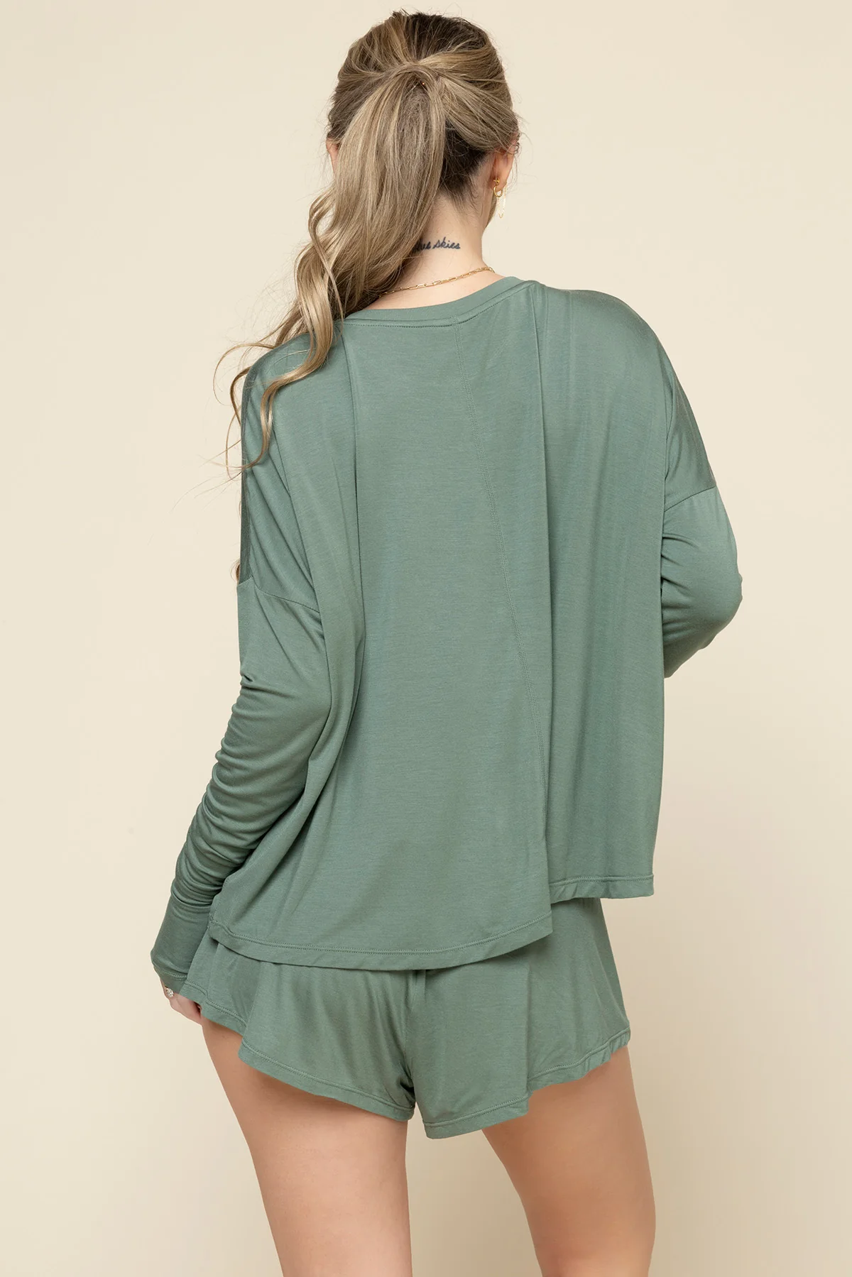 6521-perfect-lounge-shorts-leaf-green-1.webp