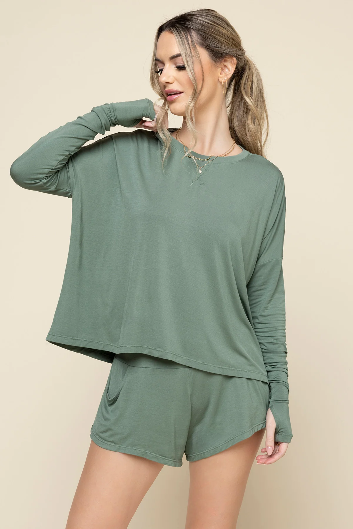 6521-perfect-lounge-shorts-leaf-green-1.webp