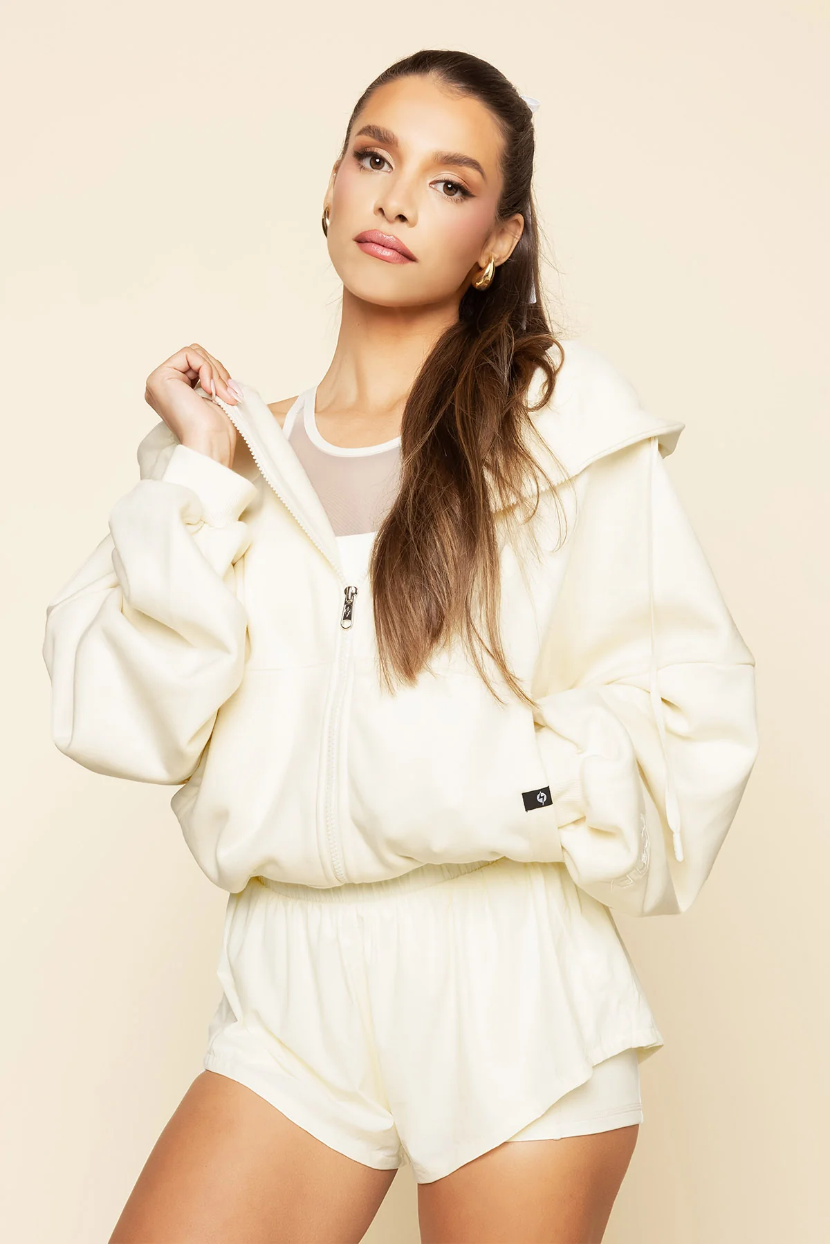 6613-zip-cloud-hoodie-ivory-1.webp