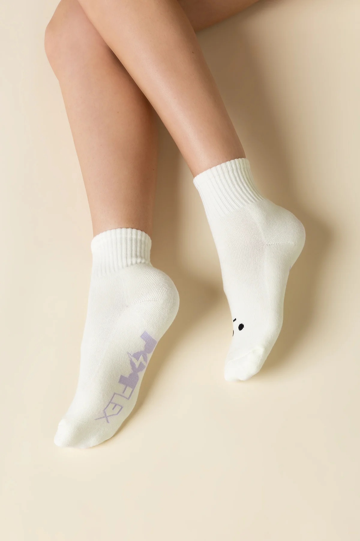 71-mixed-emotions-crew-socks-meh-face-1.webp