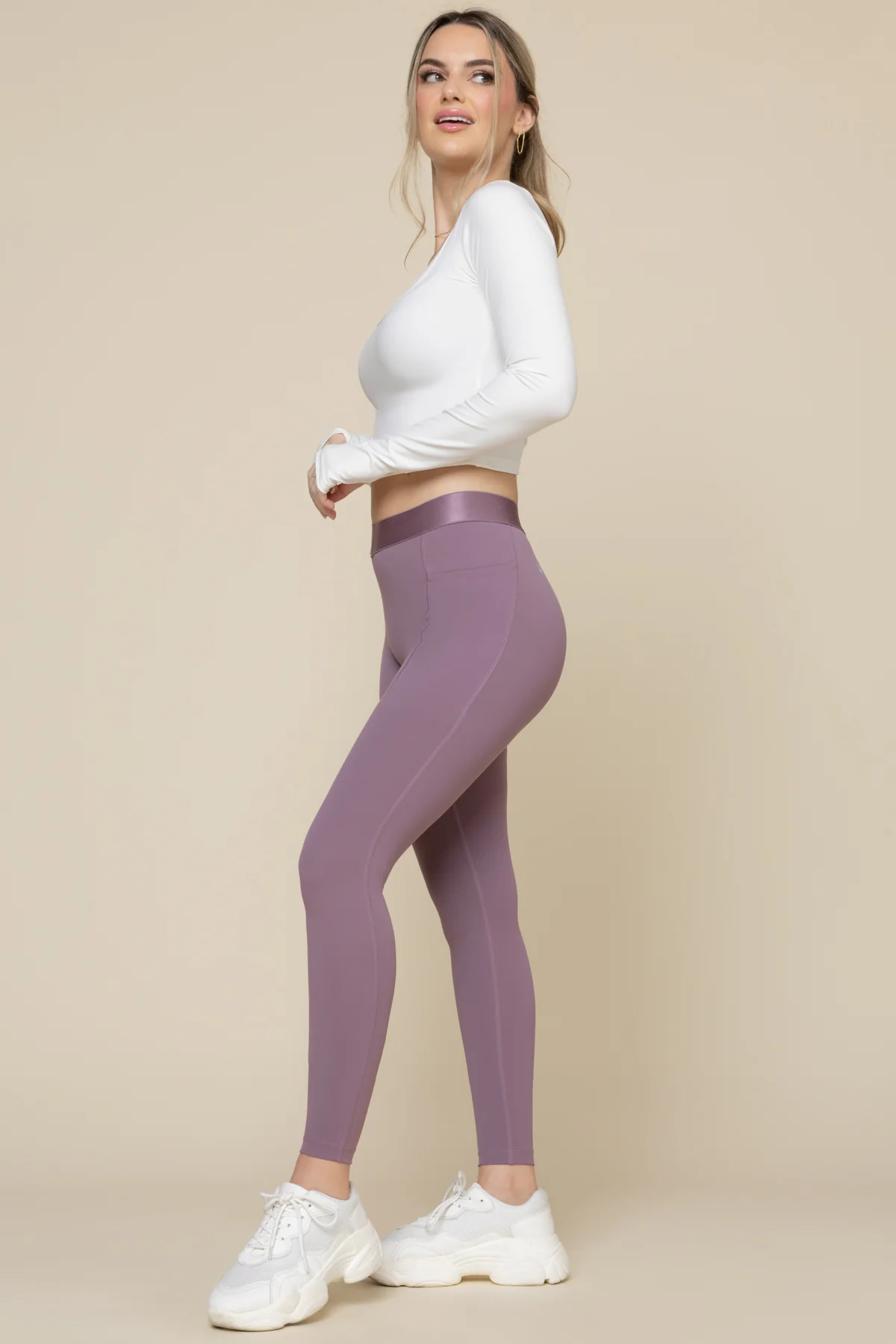 7718-contour-legging-grape-shake-1.webp