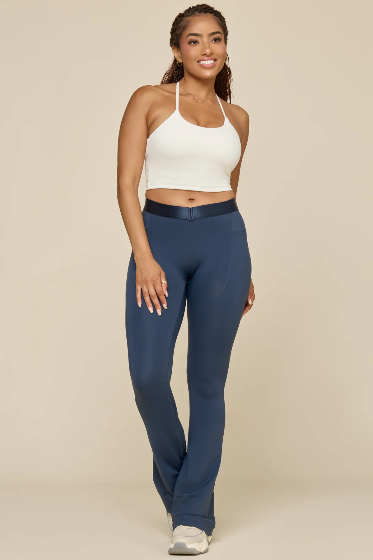 8216-contour-flared-legging-navy-1.webp