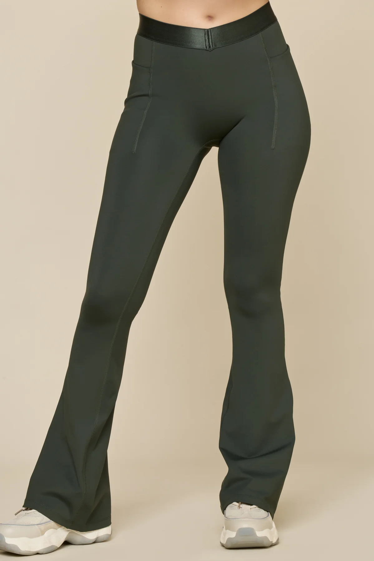 8378-contour-flared-legging-deep-forest-1.webp