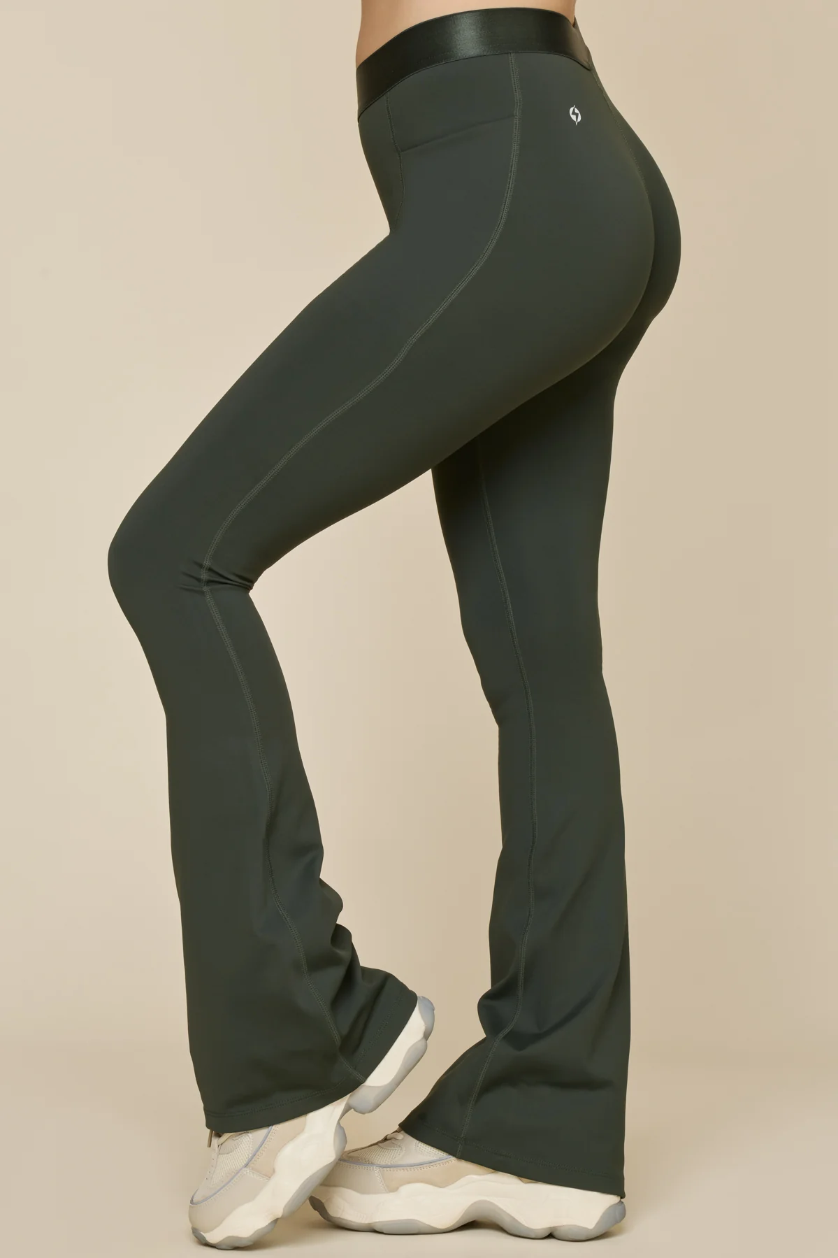 8378-contour-flared-legging-deep-forest-1.webp