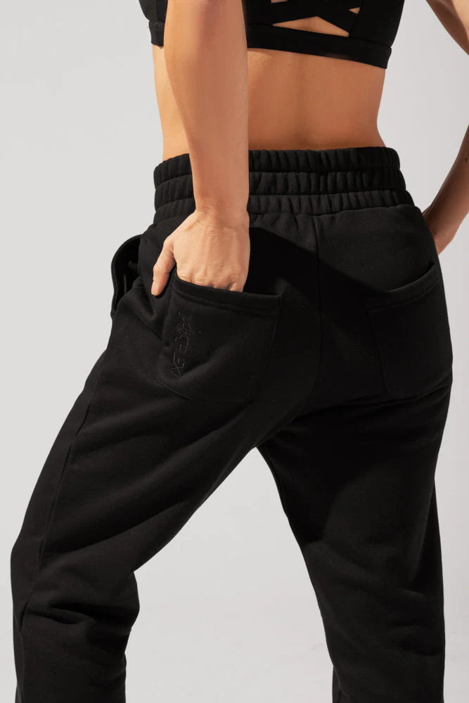 8791-cloud-rollover-sweatpant-black-1.webp