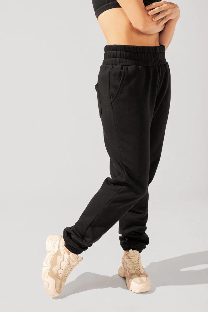 8791-cloud-rollover-sweatpant-black-1.webp