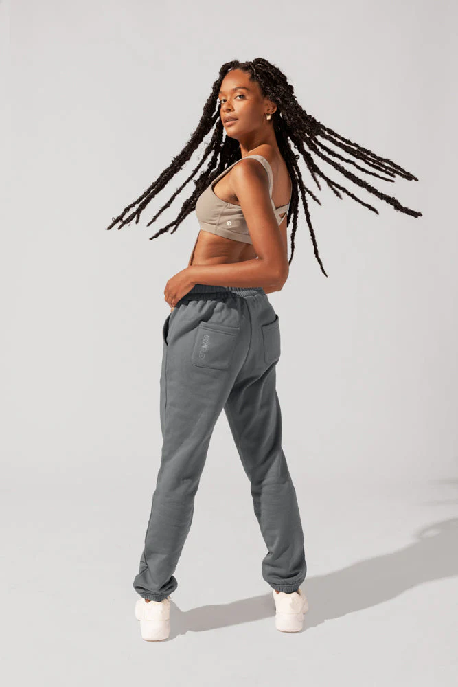 8918-cloud-rollover-sweatpant-smoke-1.webp