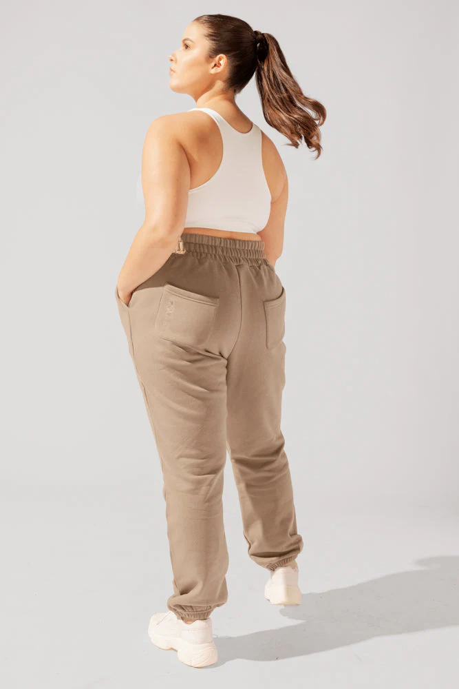 8973-cloud-rollover-sweatpant-milk-tea-1.webp