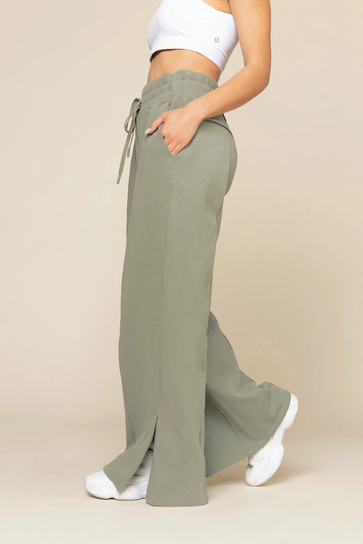 8988-perfect-plane-pants-light-sage-1.webp