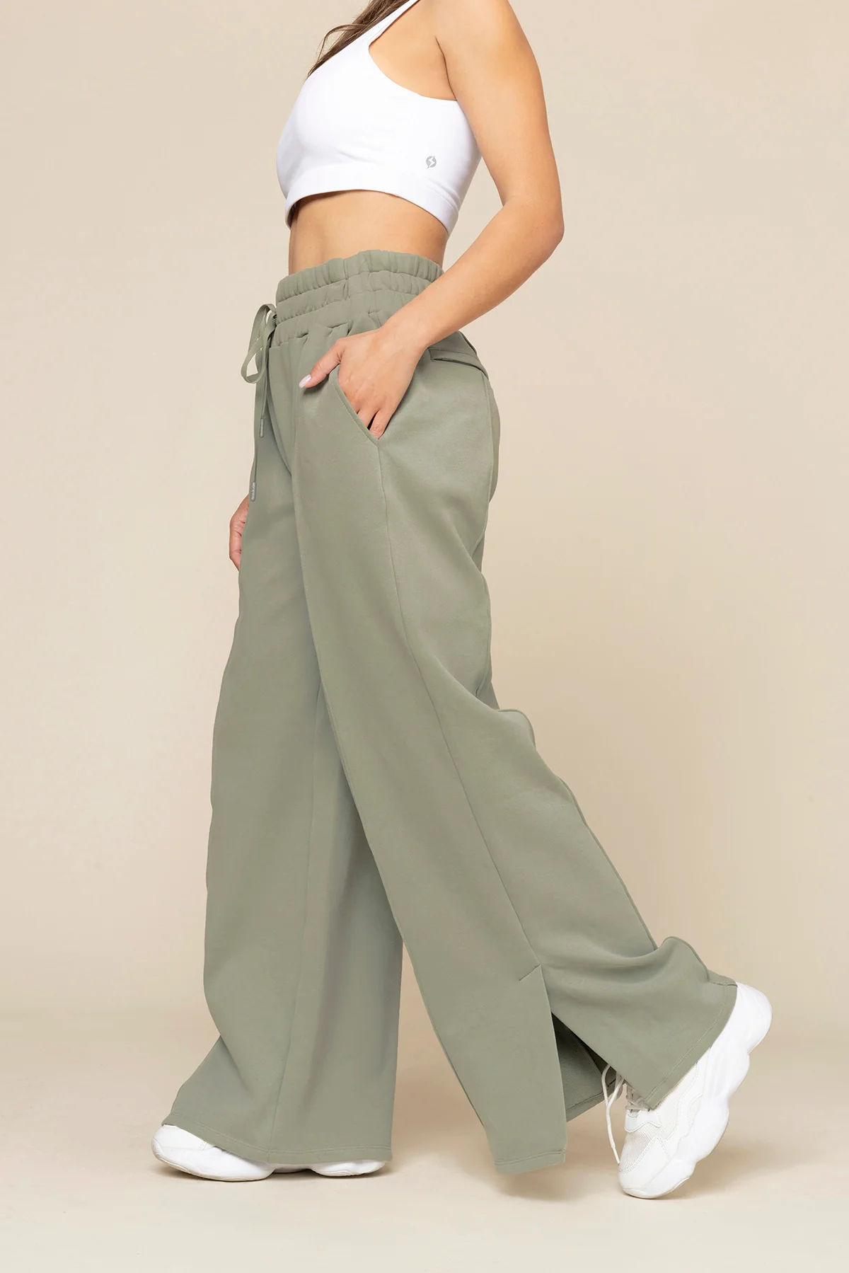 8988-perfect-plane-pants-light-sage-1.webp