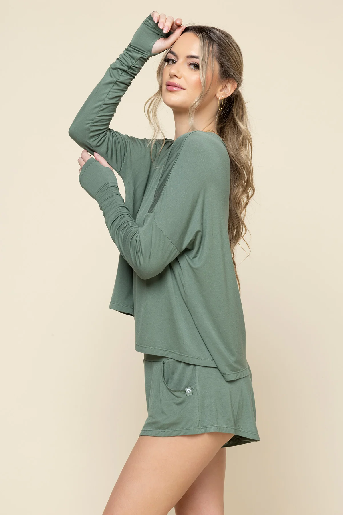 9229-the-perfect-long-sleeve-top-leaf-green-1.webp