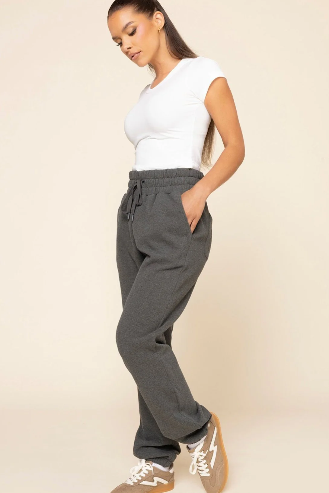 9383-ooey-gooey-sweatpant-charcoal-heather-1.webp