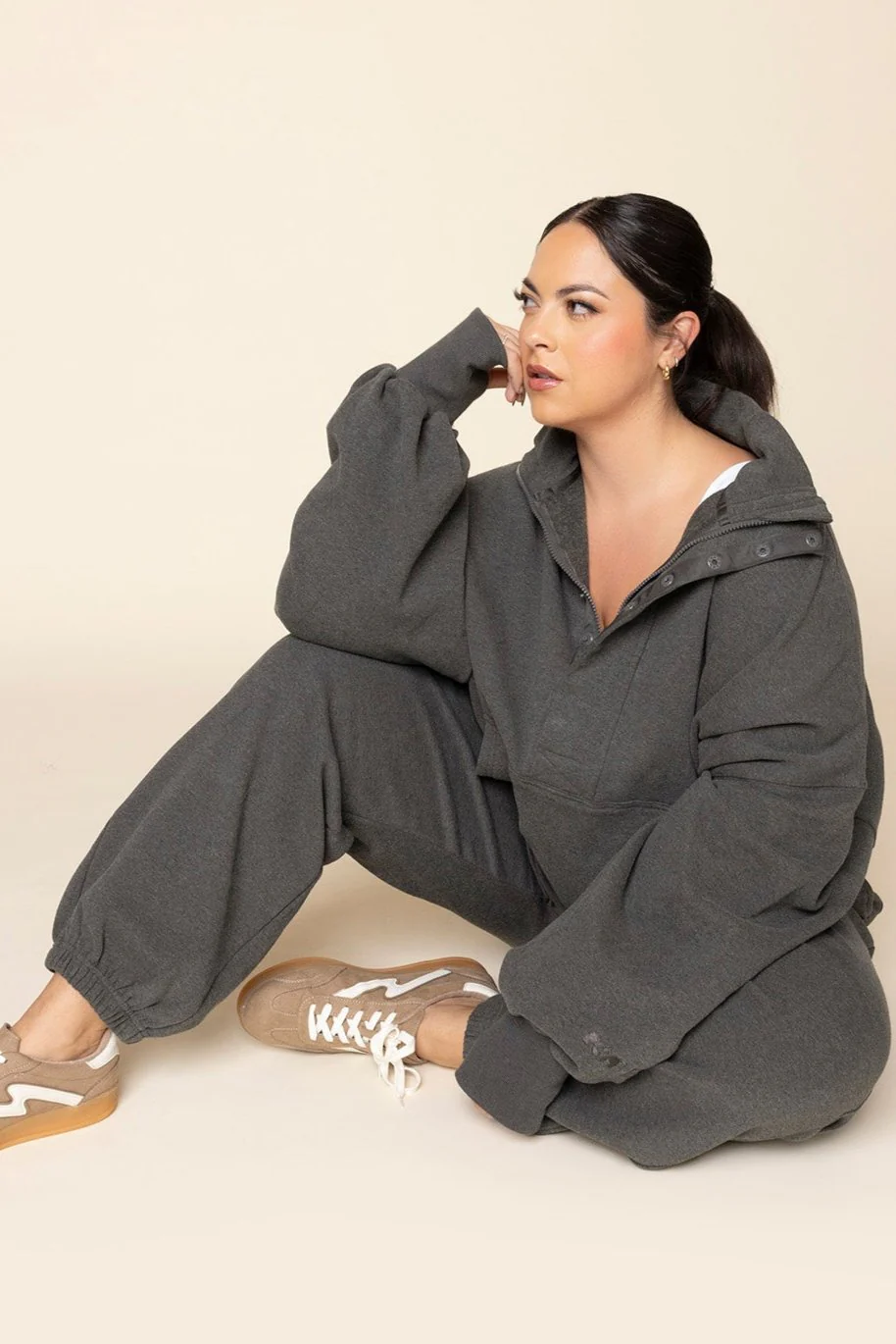 9383-ooey-gooey-sweatpant-charcoal-heather-1.webp