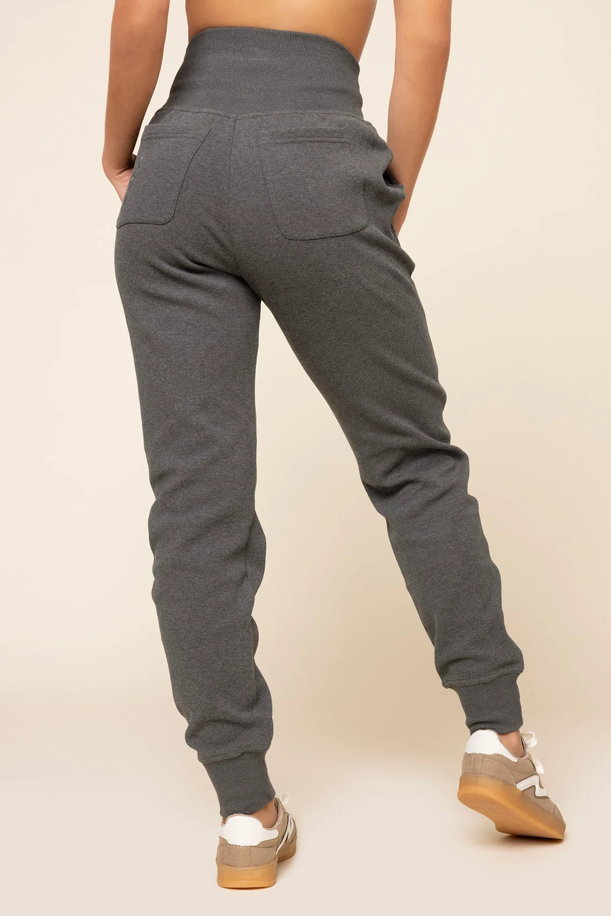 9729-ooey-gooey-jogger-charcoal-heather-1.webp