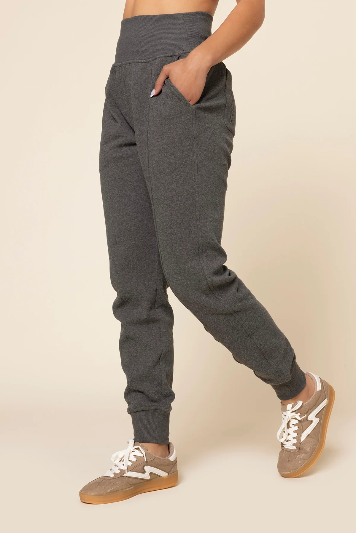 9729-ooey-gooey-jogger-charcoal-heather-1.webp