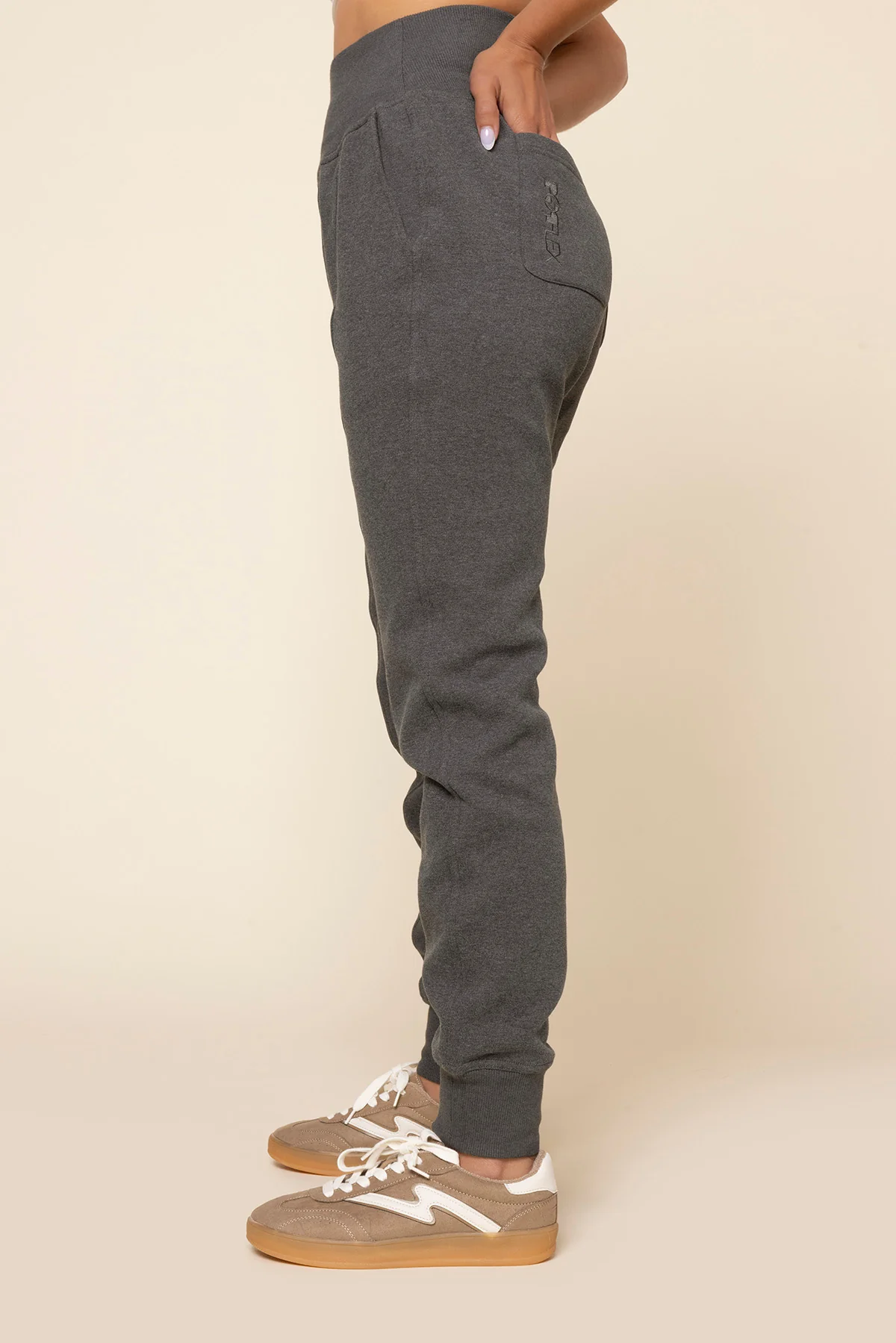 9729-ooey-gooey-jogger-charcoal-heather-1.webp