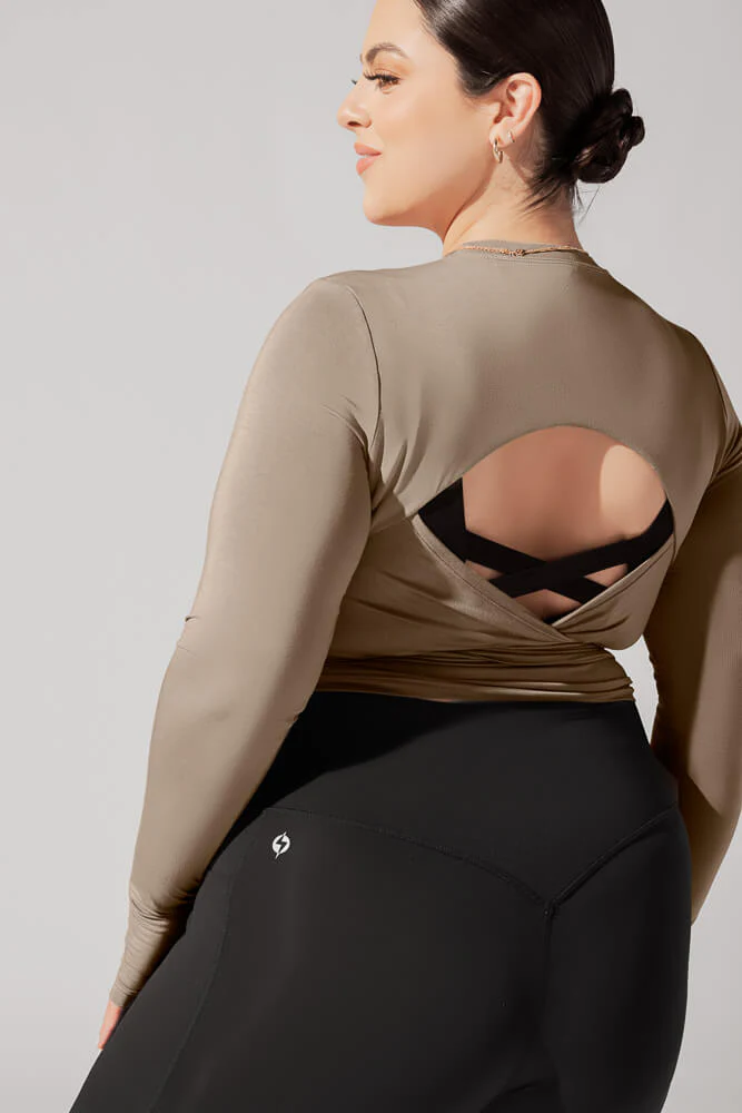 9767-bow-back-reversible-long-sleeve-top-shiitake-1.webp